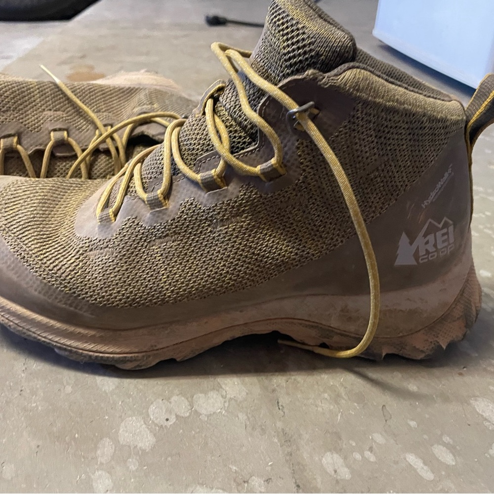 REI WOMENS HIKING BOOTS, worn handful of times, great condition. Size 10